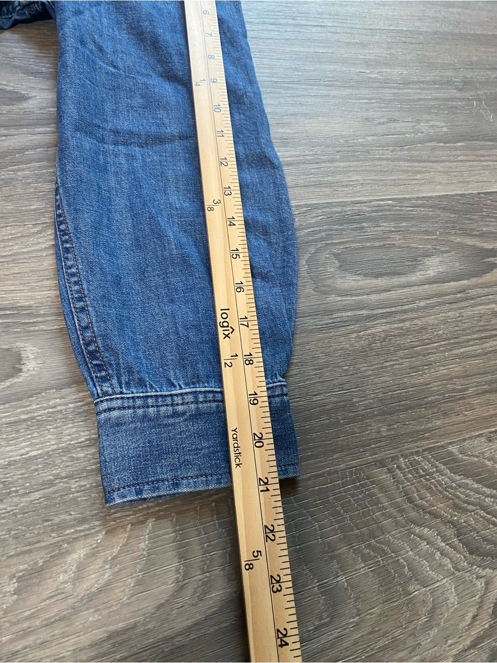 Madewell The Easy Shirt In Denim Button Down Oversized Shirt in Denim - Picture 10 of 10